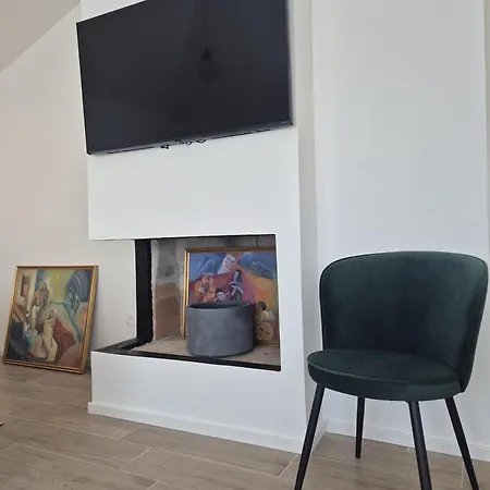 Seaview Art With Balcony