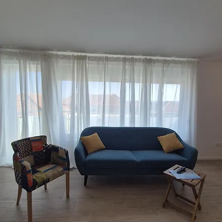 Seaview Art With Balcony